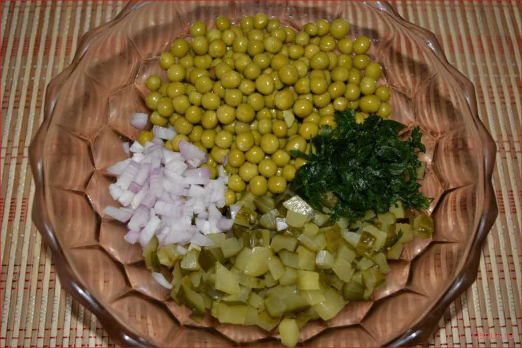Салат с перцем и зеленым горошком — вкусное и полезное блюдо 