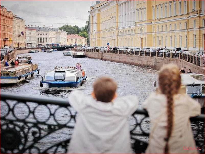 Санкт-Петербург — великолепный город для путешествий и туризма с богатым культурным наследием, прекрасной архитектурой и захватывающей историей